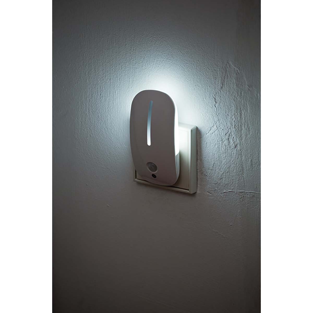 Brennenstuhl LED-Night-Orientation Light with Switch Gentle Extractor